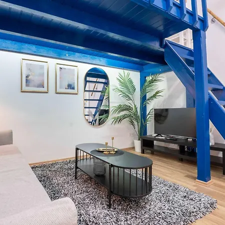 Charming In The Heart Of D26b